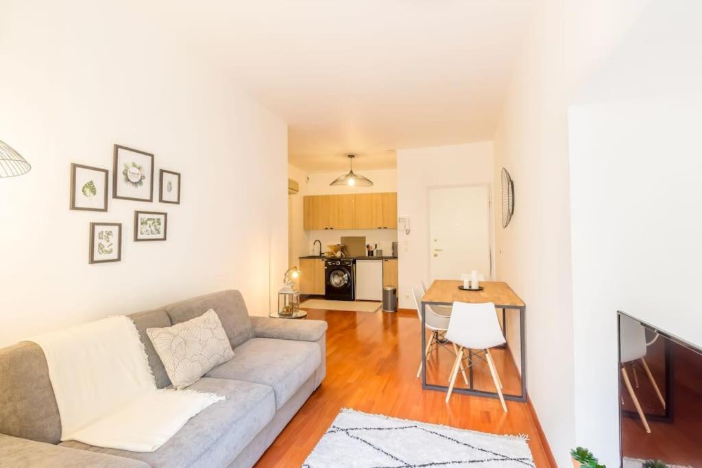 L13 Flat 5mins Walk To Ac/balcon/wifi
